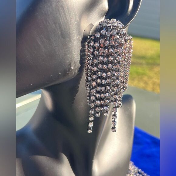 Elegant Rhinestone Tassel Drop Earrings - Picture 5 of 6